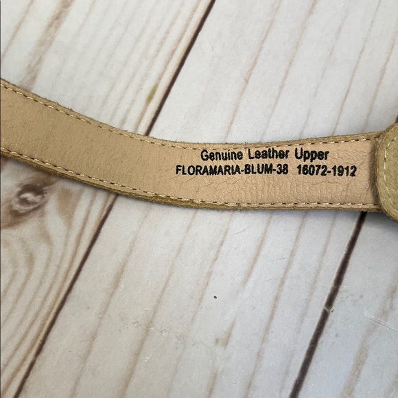 L’ARTISTE heels.Watercolor floral. 2.5” heel. Adjustable strap.Like new. Size 38 - Picture 11 of 12